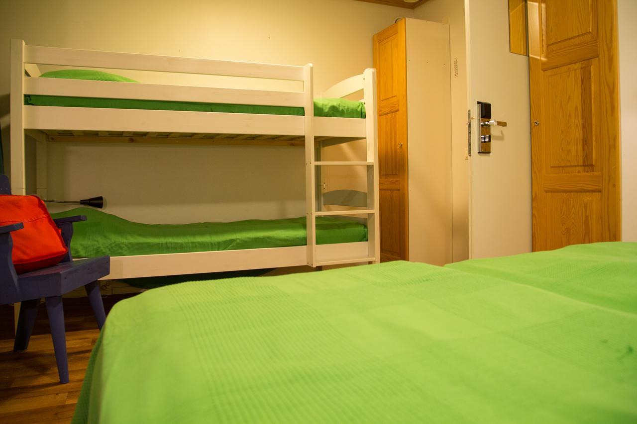 Kuerkievari Kuerhostel Экясломполо Экстерьер фото